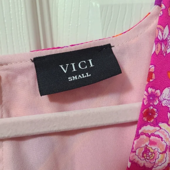 Florentine Printed Fitted Waist Romper - Picture 5 of 9